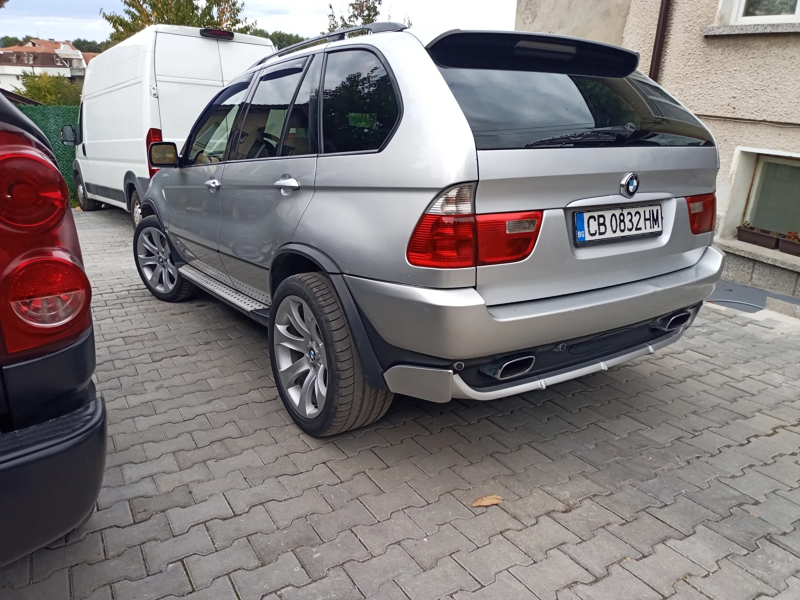 BMW X5 4.8is - изображение 5