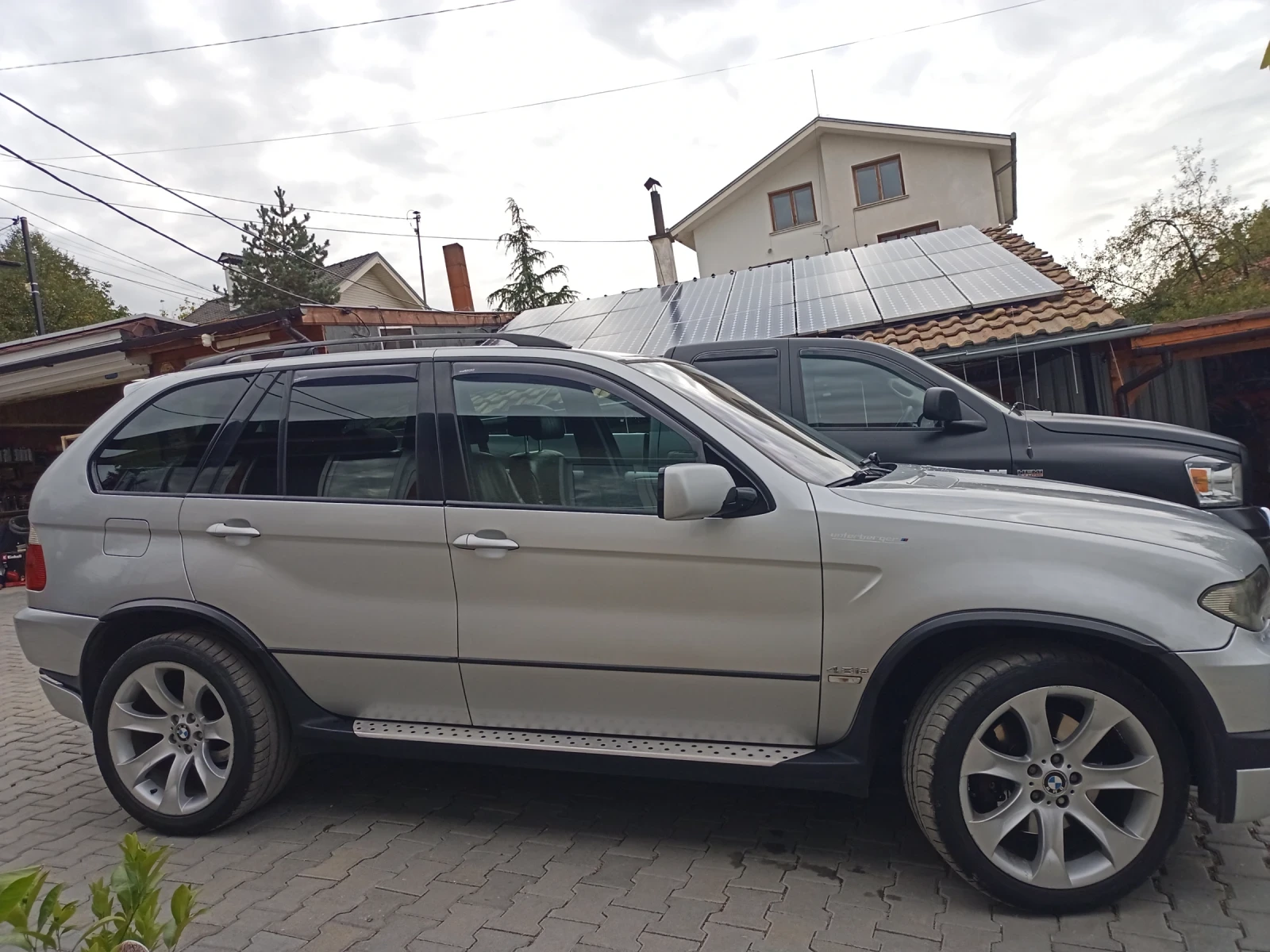 BMW X5 4.8is - изображение 3