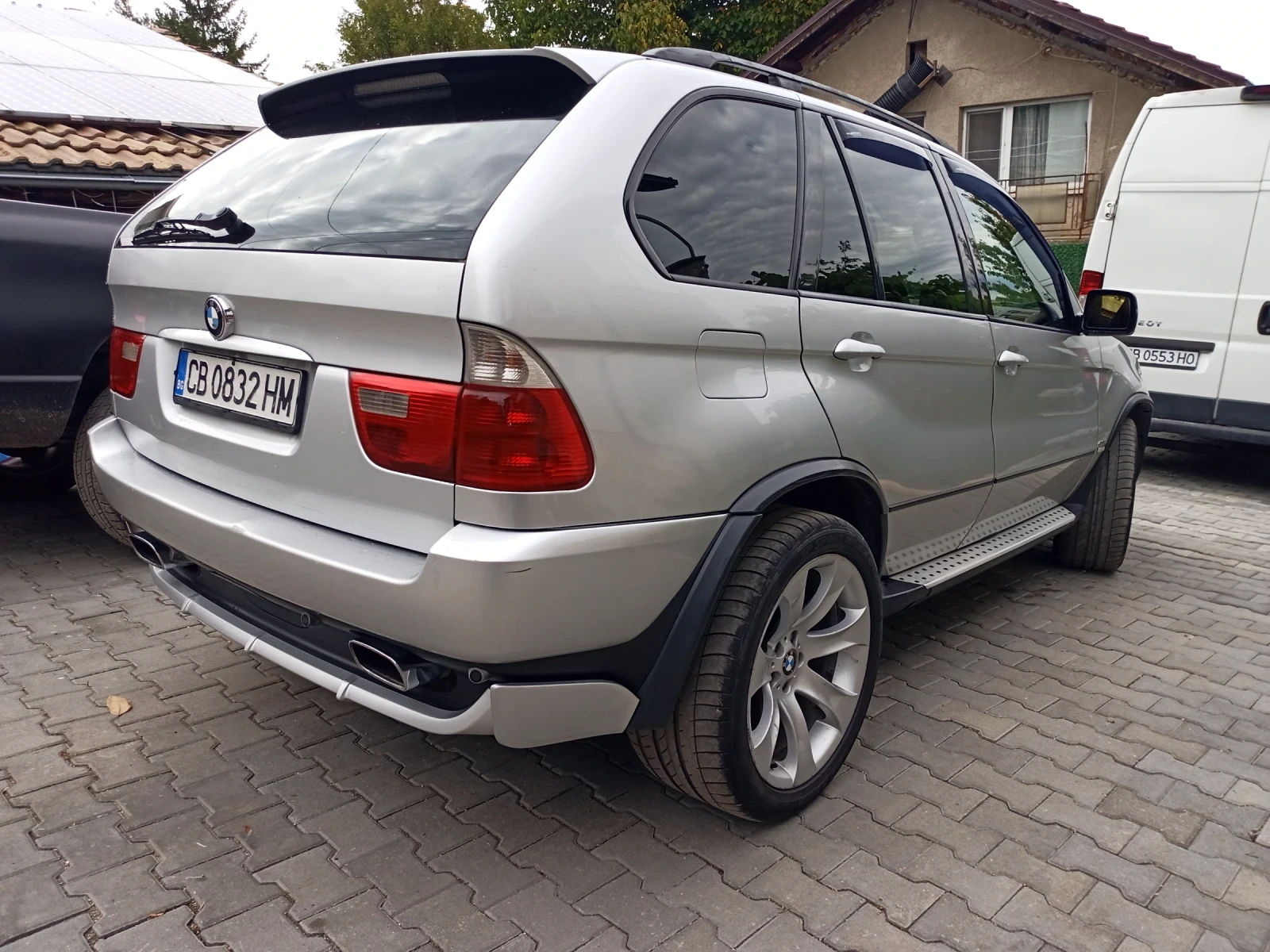 BMW X5 4.8is - изображение 4