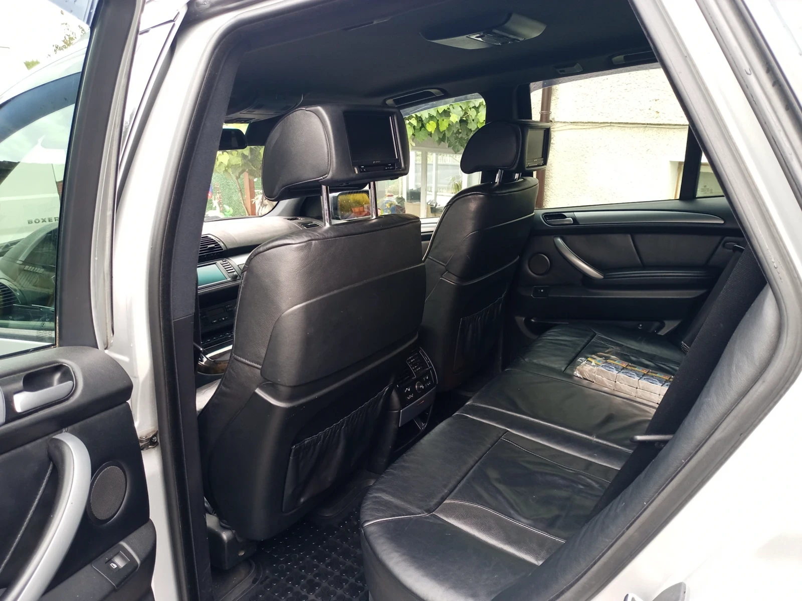 BMW X5 4.8is - изображение 8