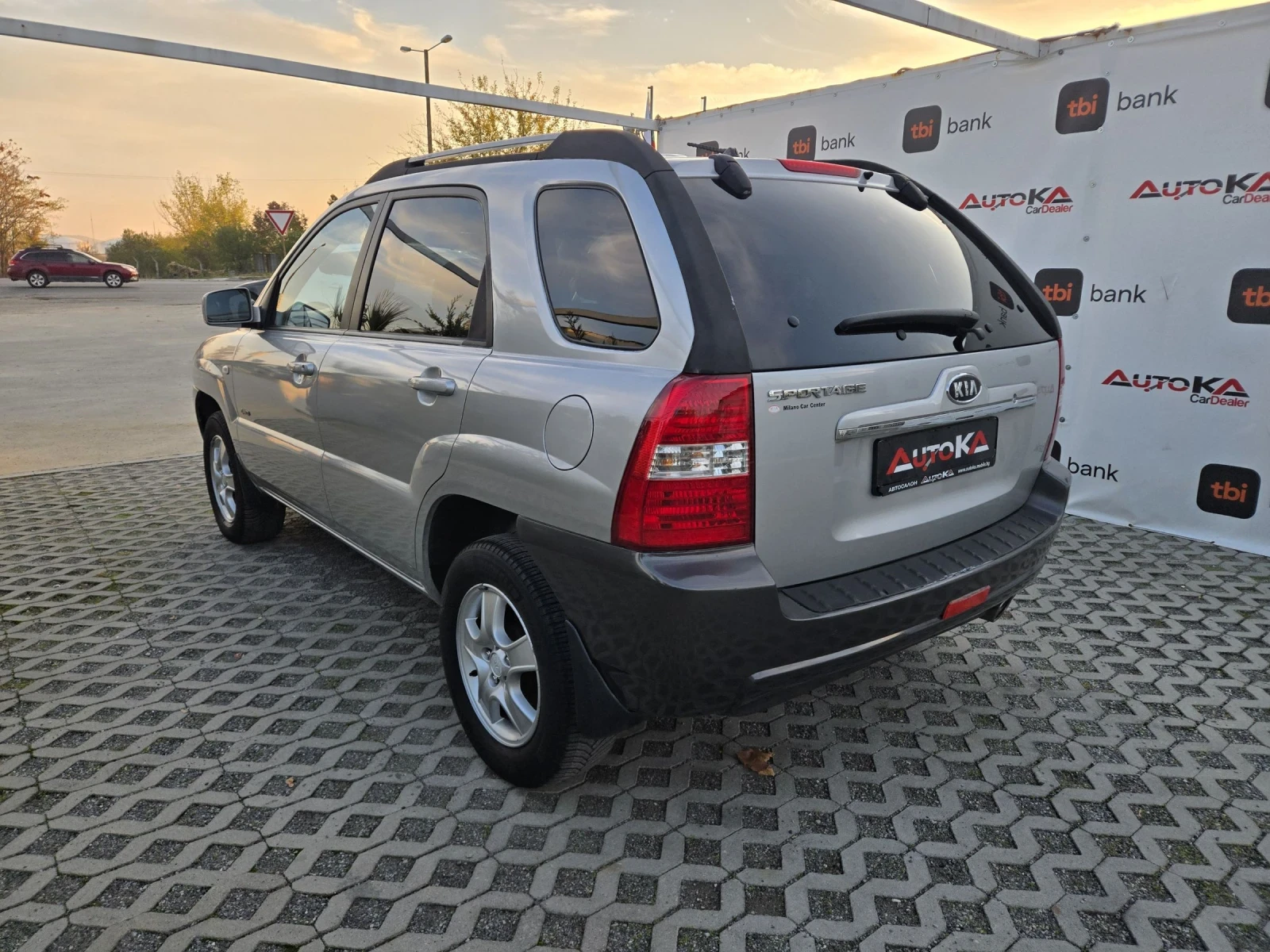 Kia Sportage 2.0i-141кс= 4х4= КЛИМАТИК= КОЖА - изображение 5