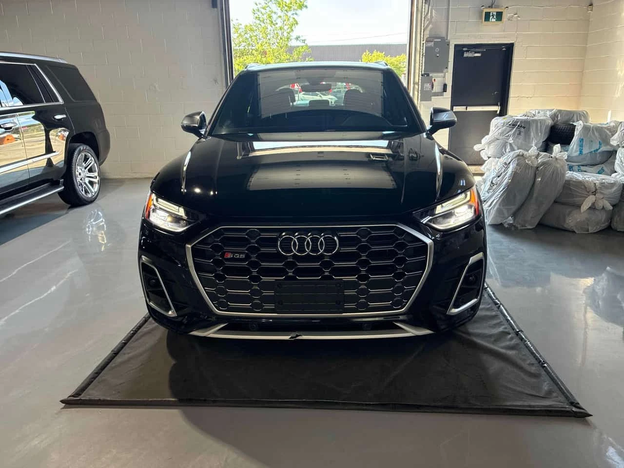 Audi SQ5 Progressiv /DISTRONIC/LED/АВТОКРЕДИТ, снимка 6 - Автомобили и джипове - 54788107