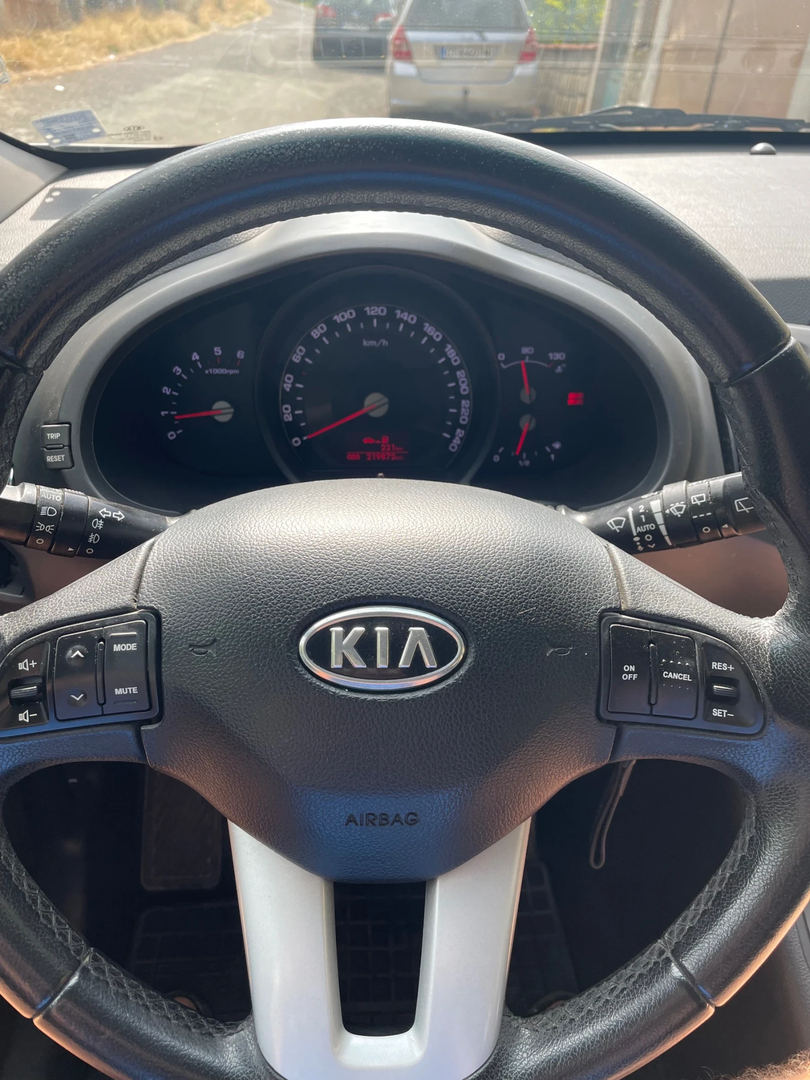 Kia Sportage 2.0 crdi, снимка 6 - Автомобили и джипове - 55152105