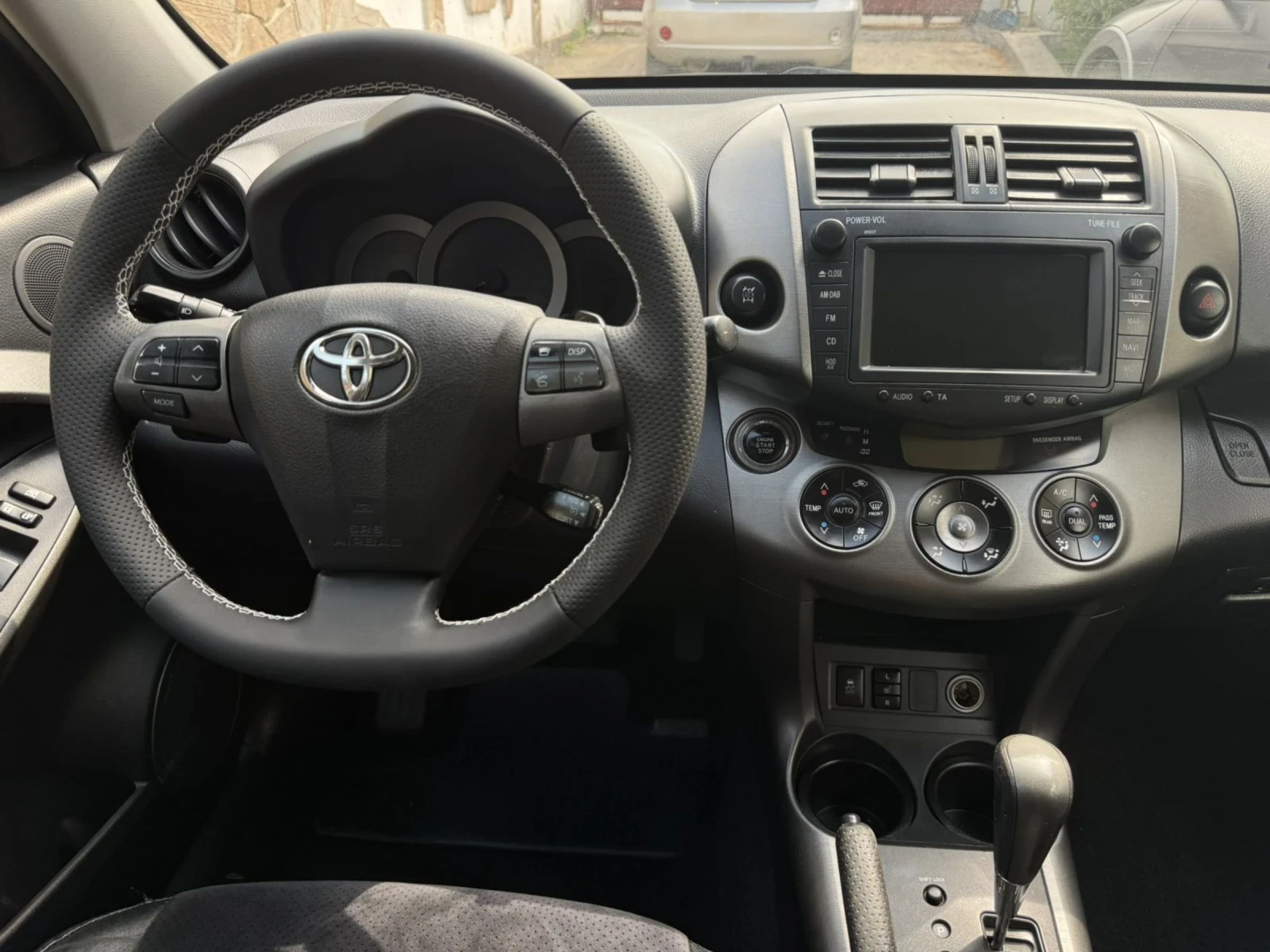 Toyota Rav4 2.0d4d, снимка 9 - Автомобили и джипове - 55331174
