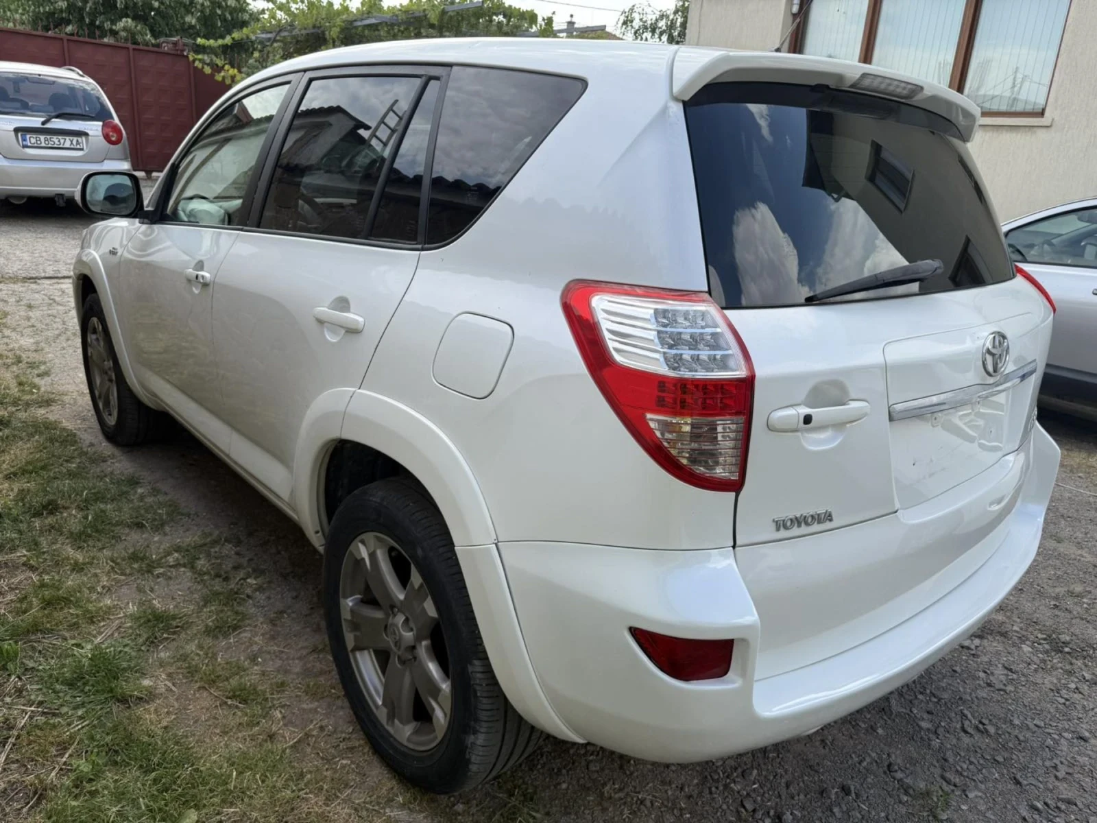 Toyota Rav4 2.0d4d, снимка 6 - Автомобили и джипове - 55331174
