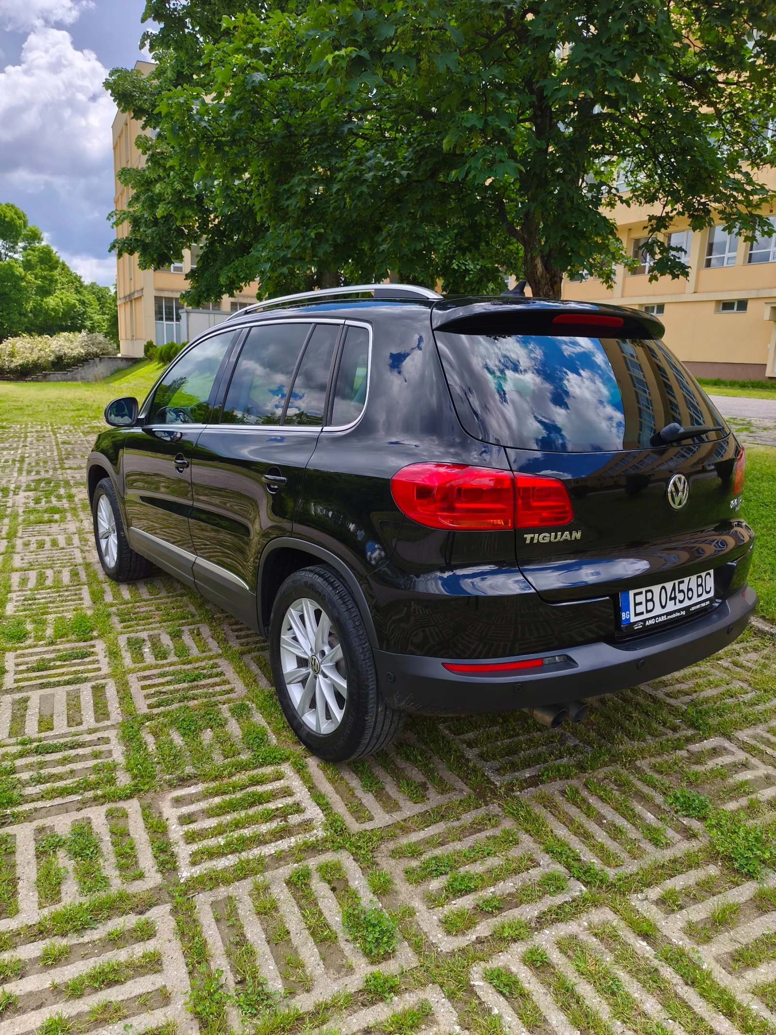 VW Tiguan 2.0TDI 4x4 ITALIA, снимка 11 - Автомобили и джипове - 56159063