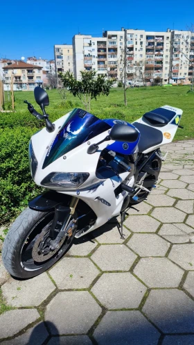 Yamaha YZF-R1 