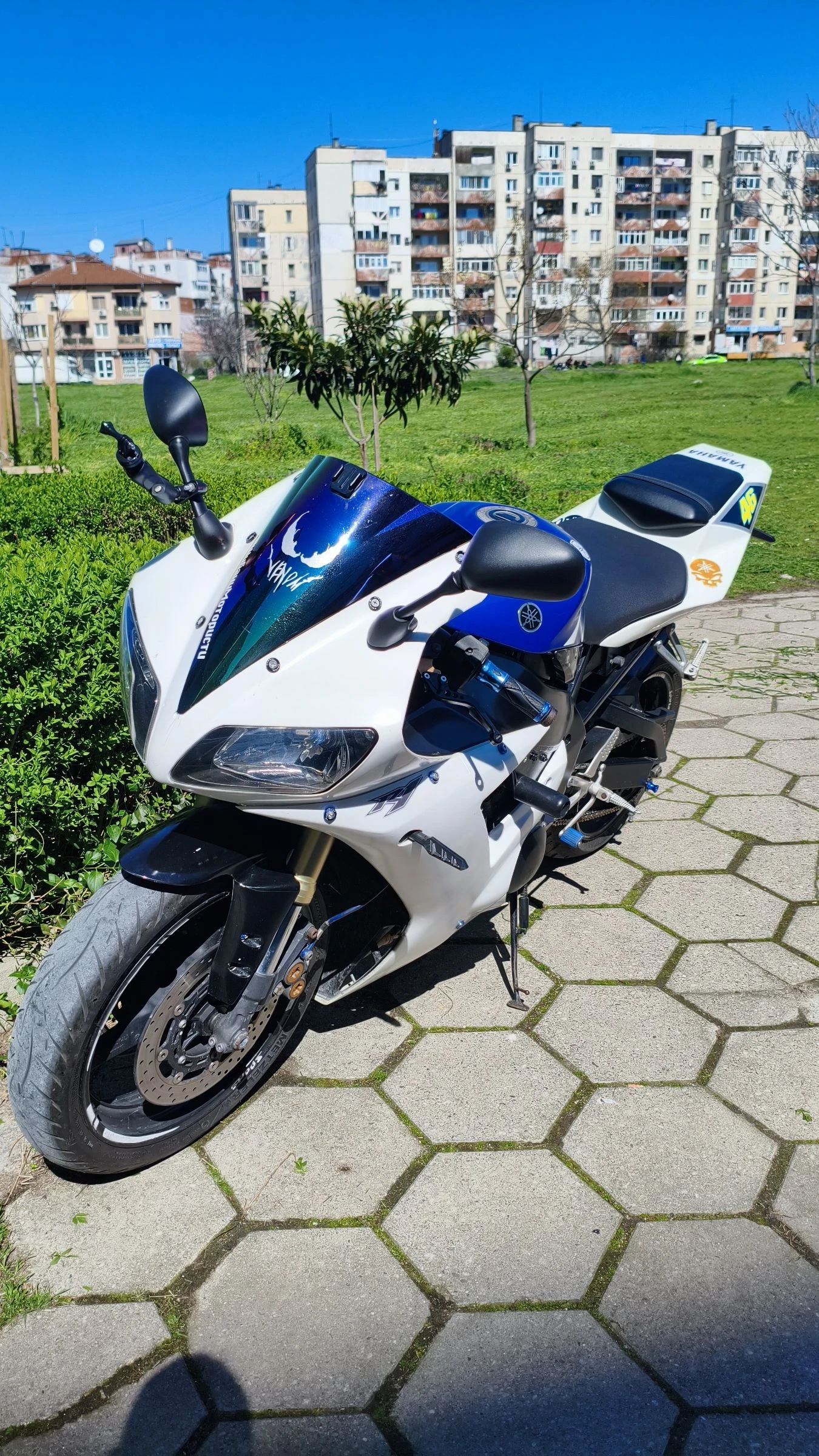 Yamaha YZF-R1