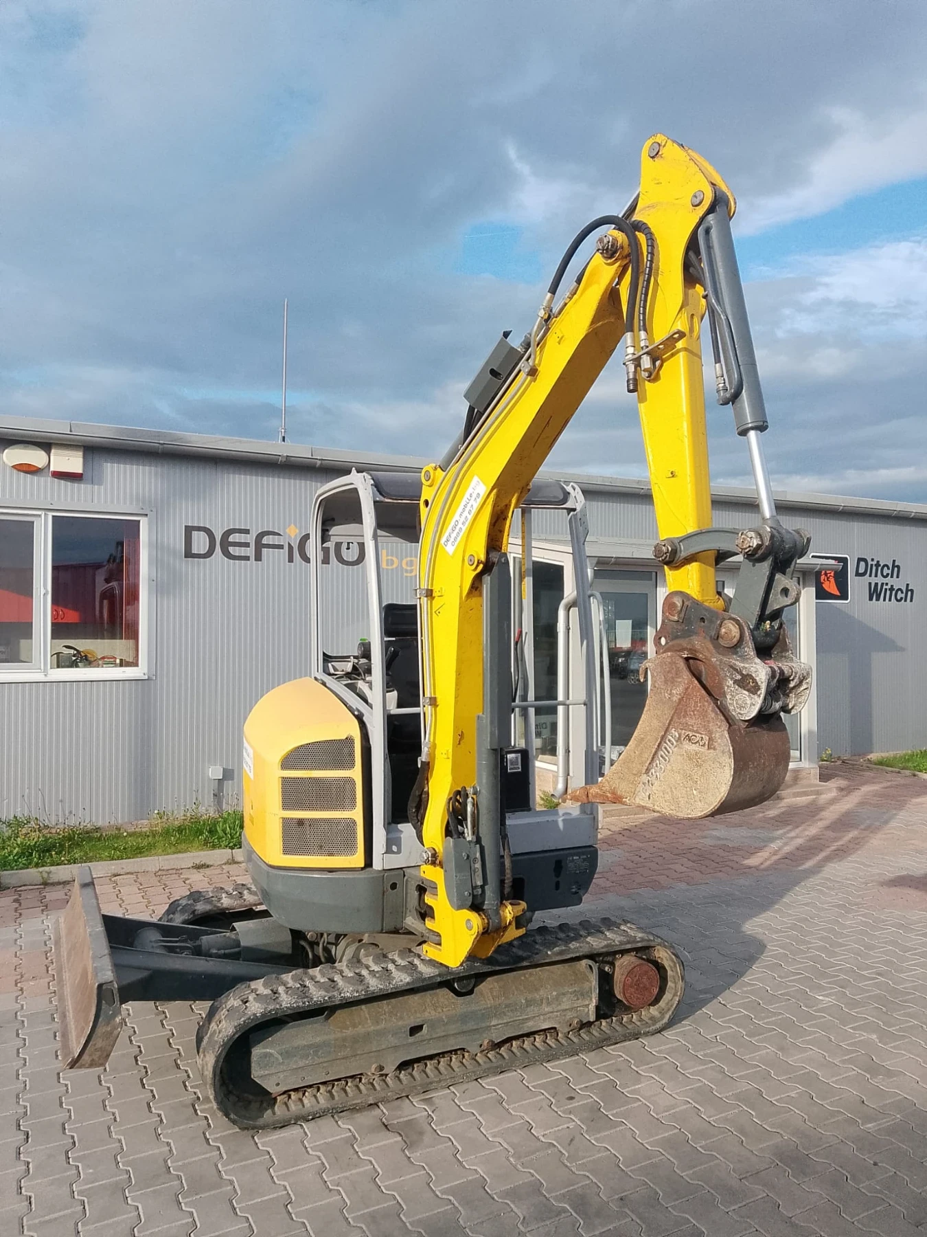 Багер Wacker EZ28 НАЛИЧЕН, снимка 2 - Индустриална техника - 54449098