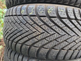 Гуми Зимни 215/50R17, снимка 3