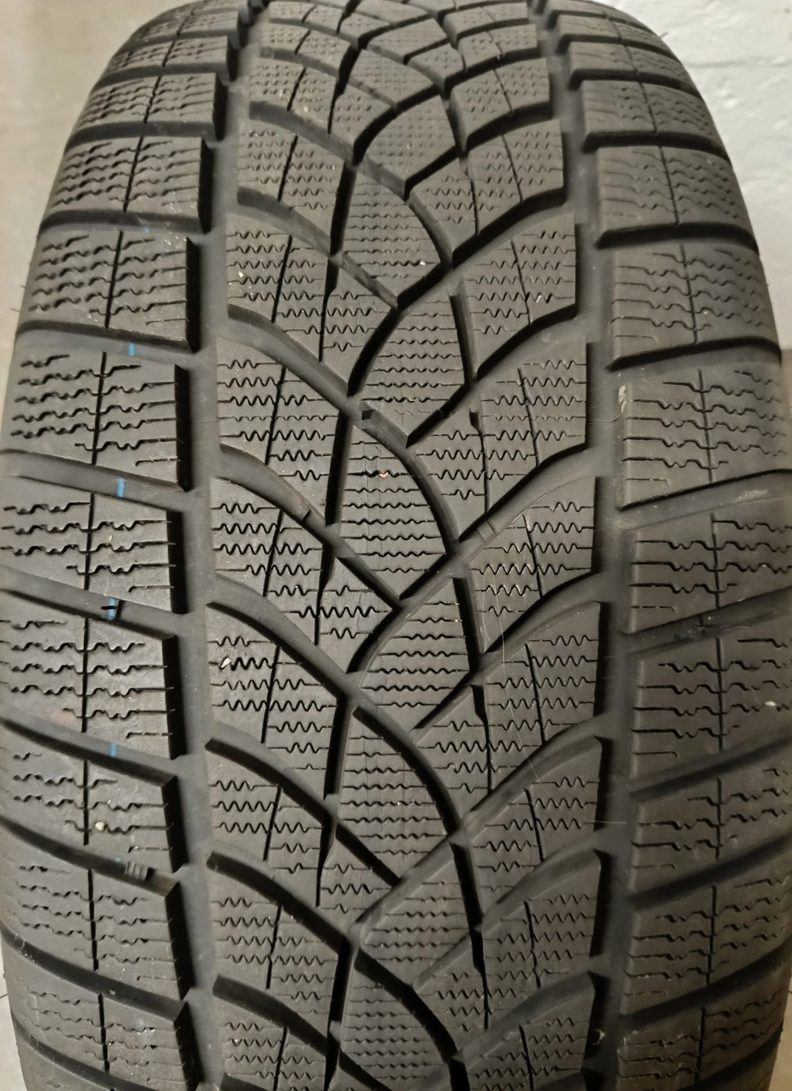 ���� � ������ 275/45R21 �� Mercedes-Benz EQS | Mobile.bg � ����������� 11