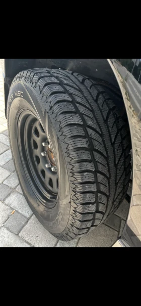 Гуми Зимни 265/65R17, снимка 1 - Гуми и джанти - 47620597