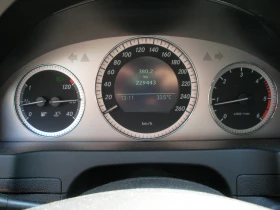 Mercedes-Benz C 220, снимка 8