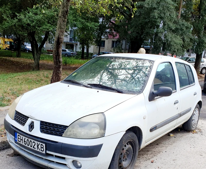 Renault Clio, снимка 2 - Автомобили и джипове - 47240757