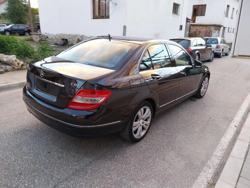 Mercedes-Benz C 220, снимка 6 - Автомобили и джипове - 47566047