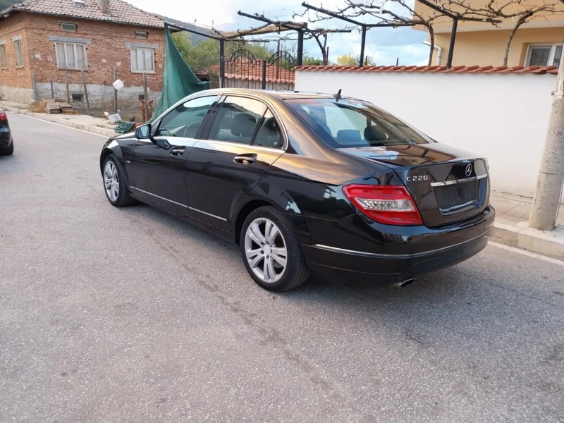 Mercedes-Benz C 220, снимка 4 - Автомобили и джипове - 47566047