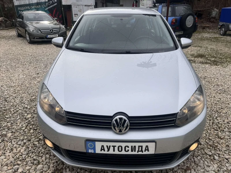 VW Golf 1.6TDI Като НОВА, Нави, снимка 2 - Автомобили и джипове - 48304128