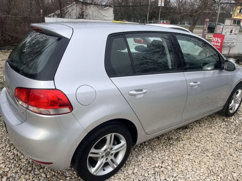 VW Golf 1.6TDI Като НОВА, Нави, снимка 5 - Автомобили и джипове - 48304128