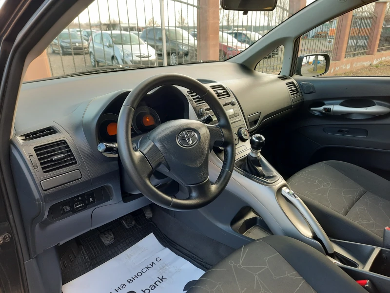 Toyota Auris 1.4 D-4D, снимка 8 - Автомобили и джипове - 48414833