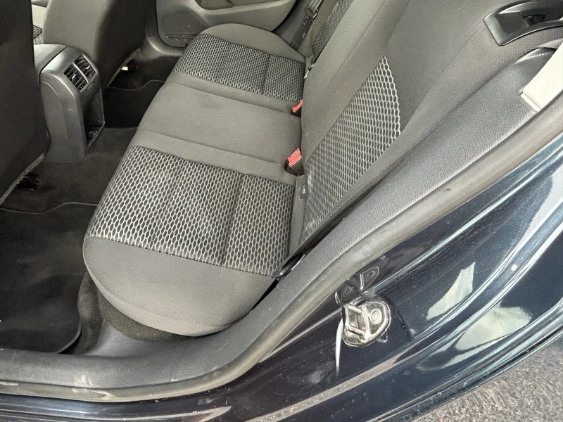 VW Golf 1, 6 TDI , снимка 9 - Автомобили и джипове - 52647468