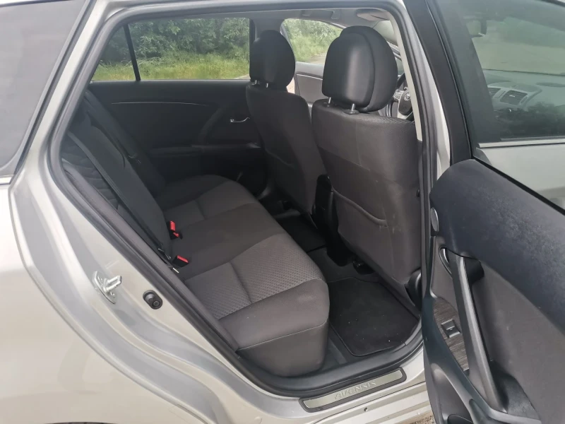 Toyota Avensis 2.0 i ГАЗ, снимка 14 - Автомобили и джипове - 53369318