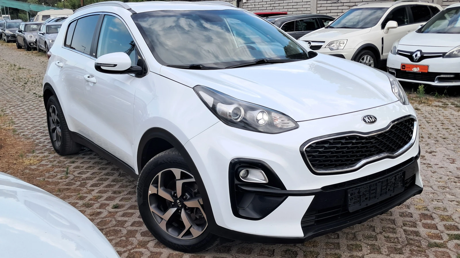 Kia Sportage 1.6D-HYBRIDE РЕАЛ КМ ИЗКЛЮЧИТЕЛЕН СЕРВИ КНИЖ УНИКТ, снимка 2 - Автомобили и джипове - 39599484