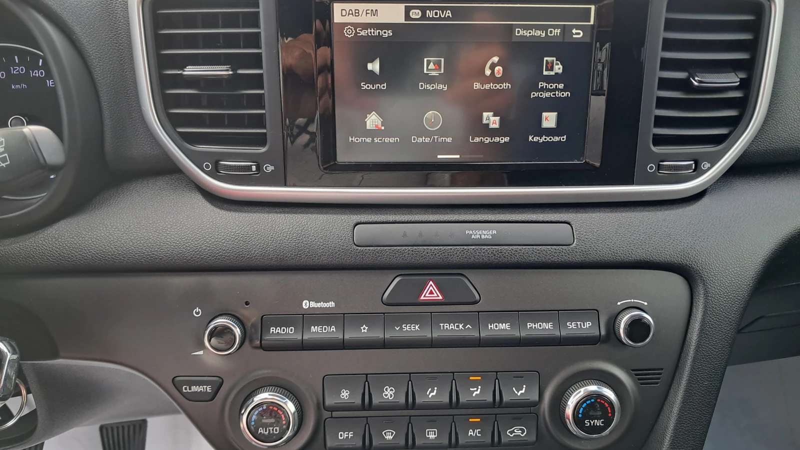 Kia Sportage 1.6D-HYBRIDE РЕАЛ КМ ИЗКЛЮЧИТЕЛЕН СЕРВИ КНИЖ УНИКТ, снимка 12 - Автомобили и джипове - 39599484