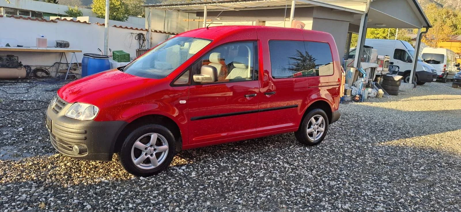 VW Caddy Клима 1.9tdi 105 кс - изображение 5