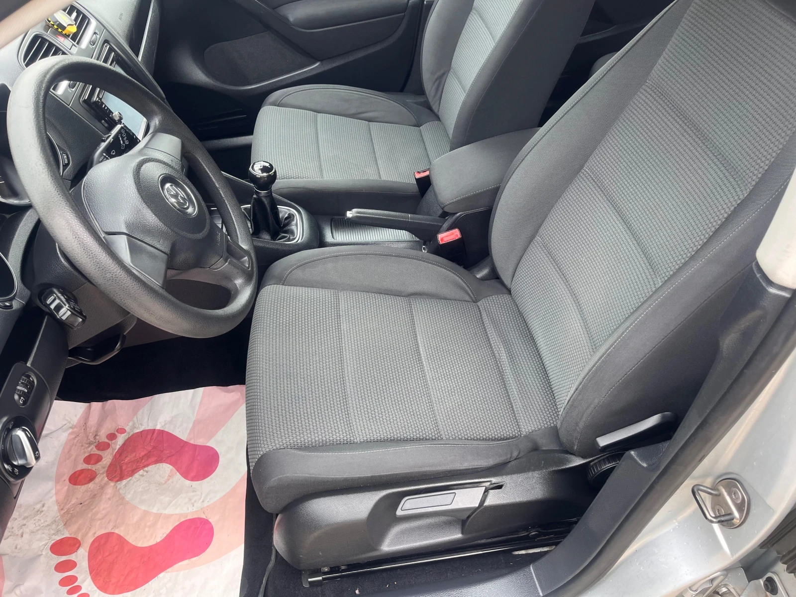 VW Golf 1.6TDI Като НОВА, Нави - изображение 7