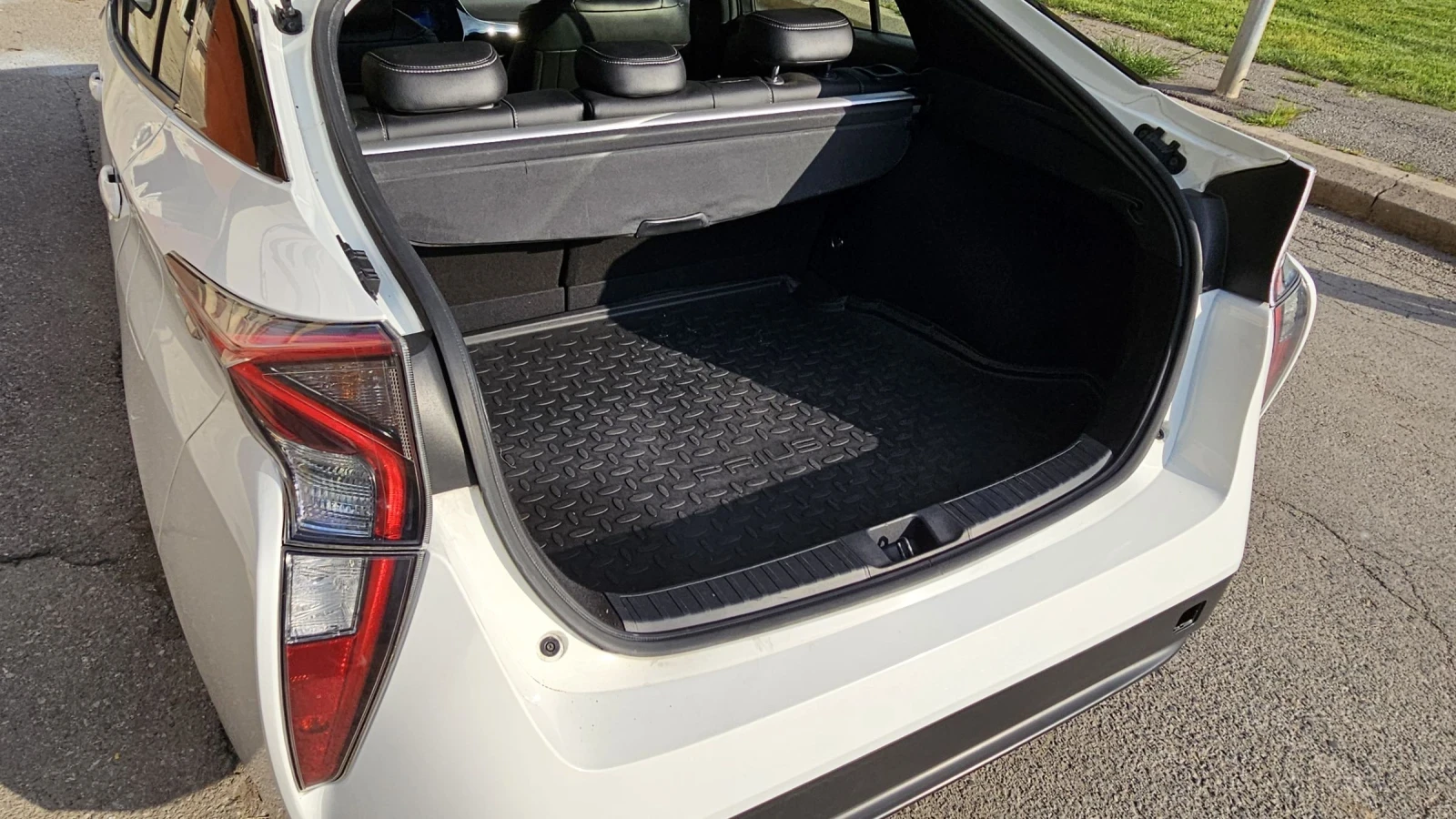 Toyota Prius  - изображение 10