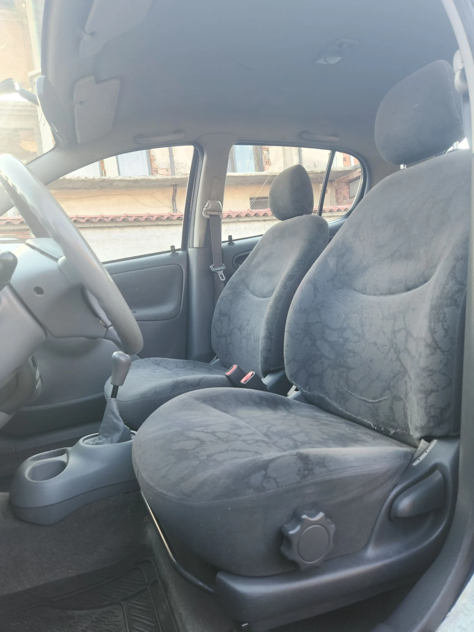 Toyota Yaris  - изображение 9