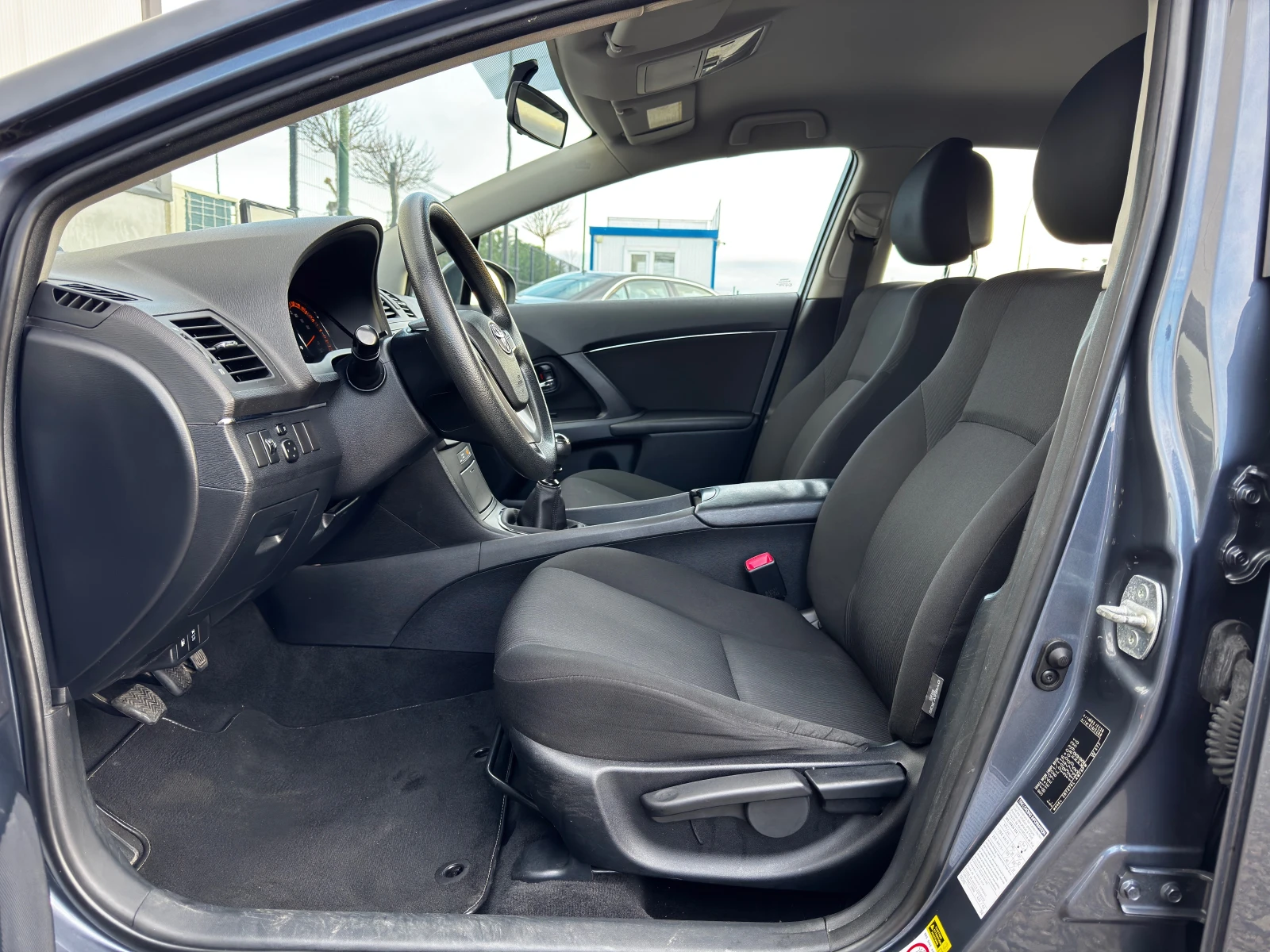 Toyota Avensis 1.6 VVT-i 🇩🇪 | Mobile.bg � ����������� 12