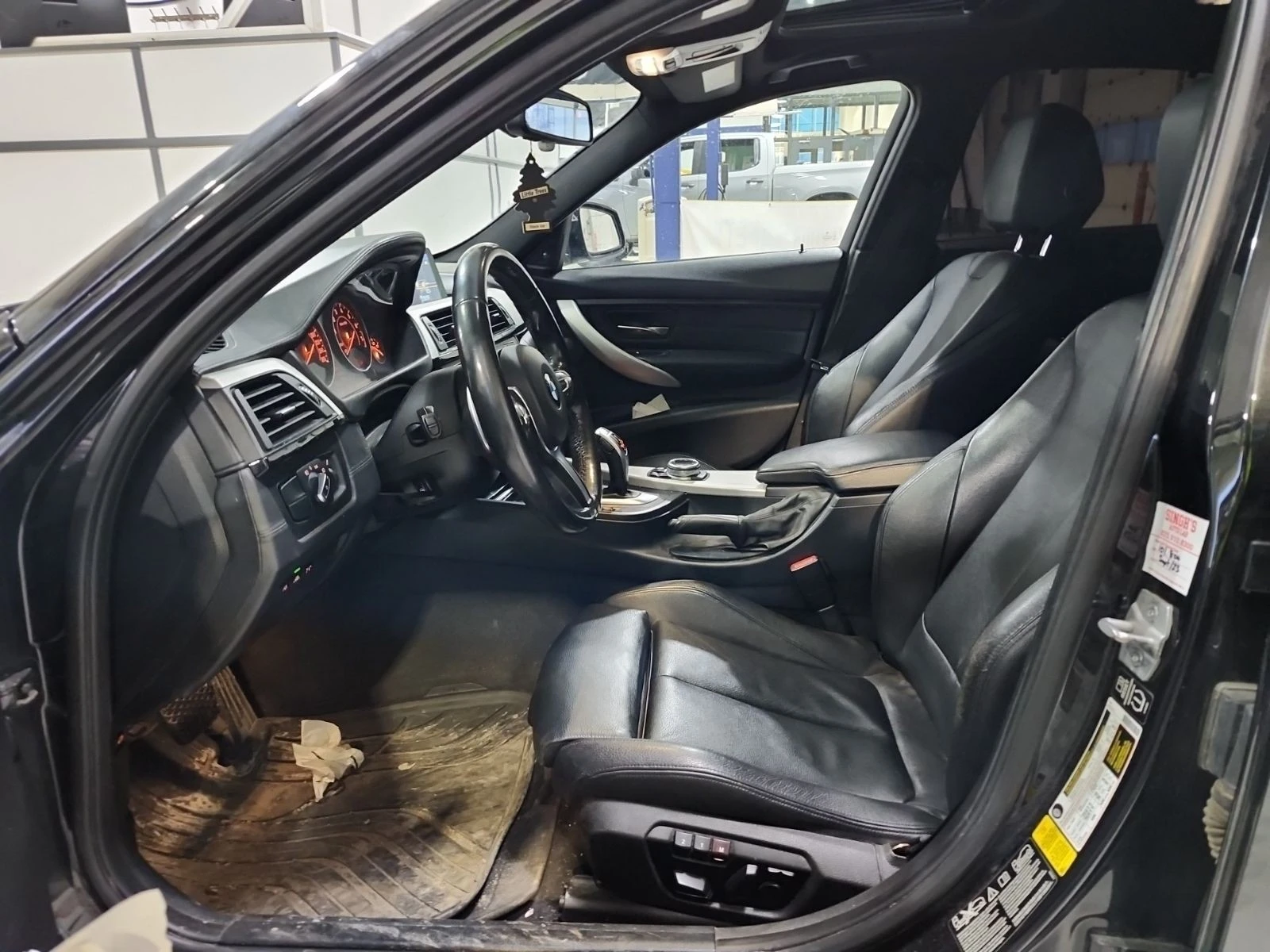 BMW 335 С РЕГИСТРАЦИЯ & АВТО КРЕДИТ, снимка 7 - Автомобили и джипове - 53707825