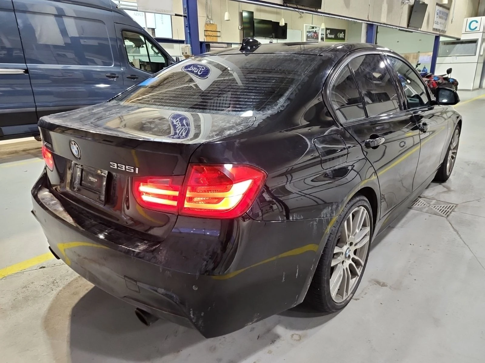 BMW 335 С РЕГИСТРАЦИЯ & АВТО КРЕДИТ, снимка 3 - Автомобили и джипове - 53707825