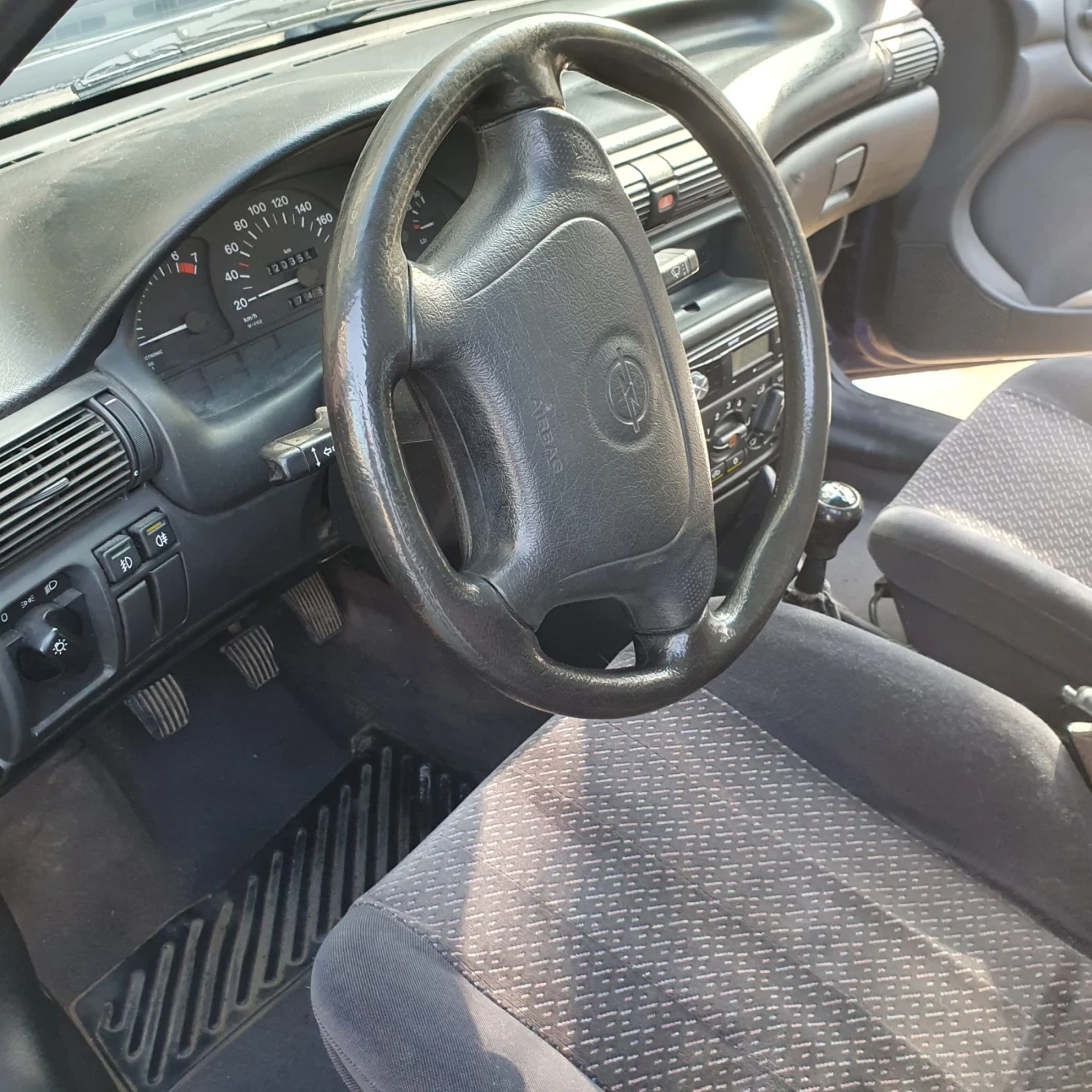 Opel Astra, снимка 12 - Автомобили и джипове - 53770685