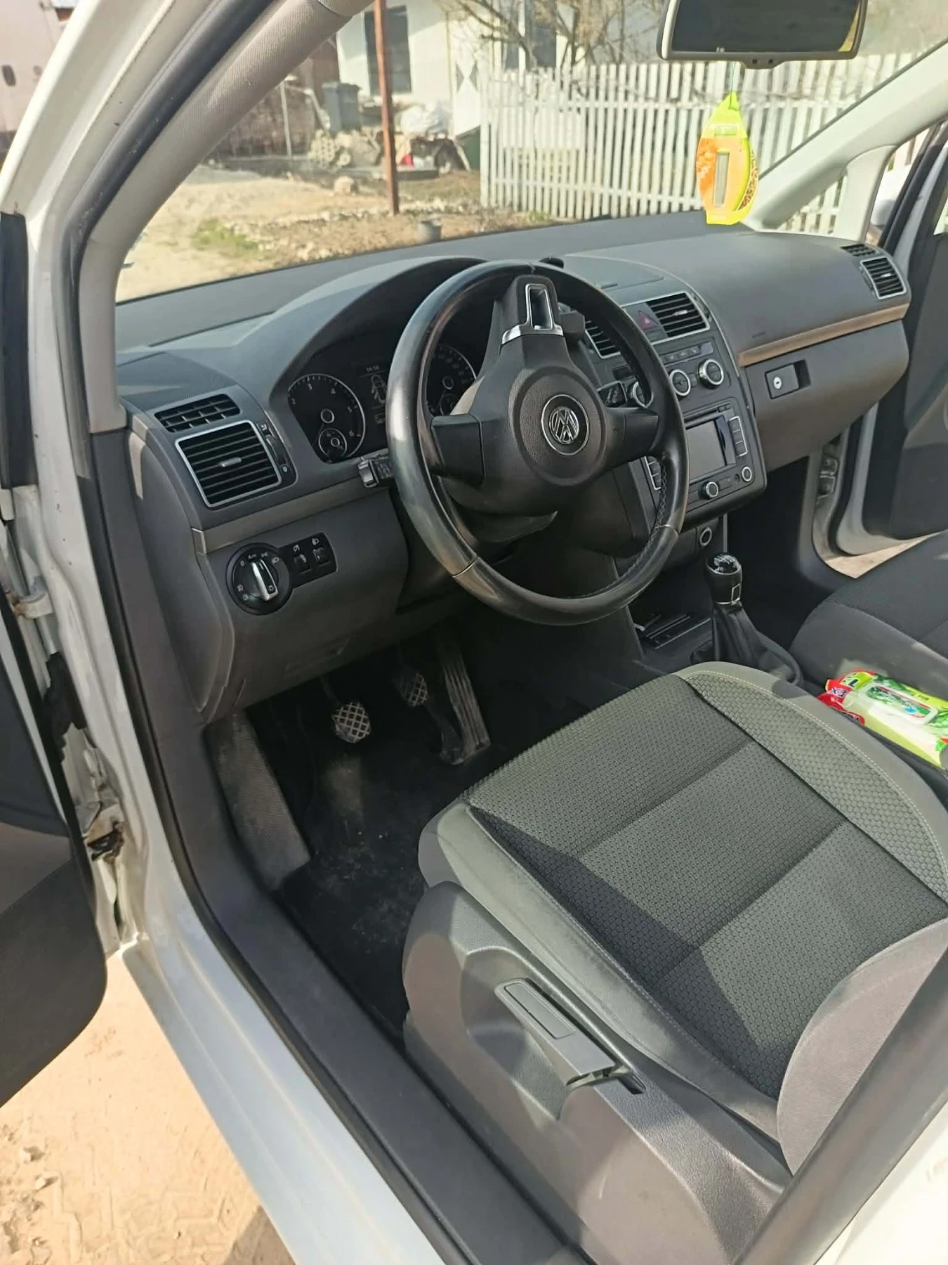 VW Touran, снимка 5 - Автомобили и джипове - 53863260