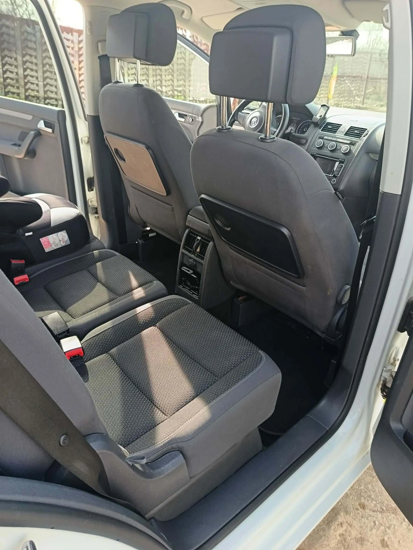 VW Touran, снимка 8 - Автомобили и джипове - 53863260