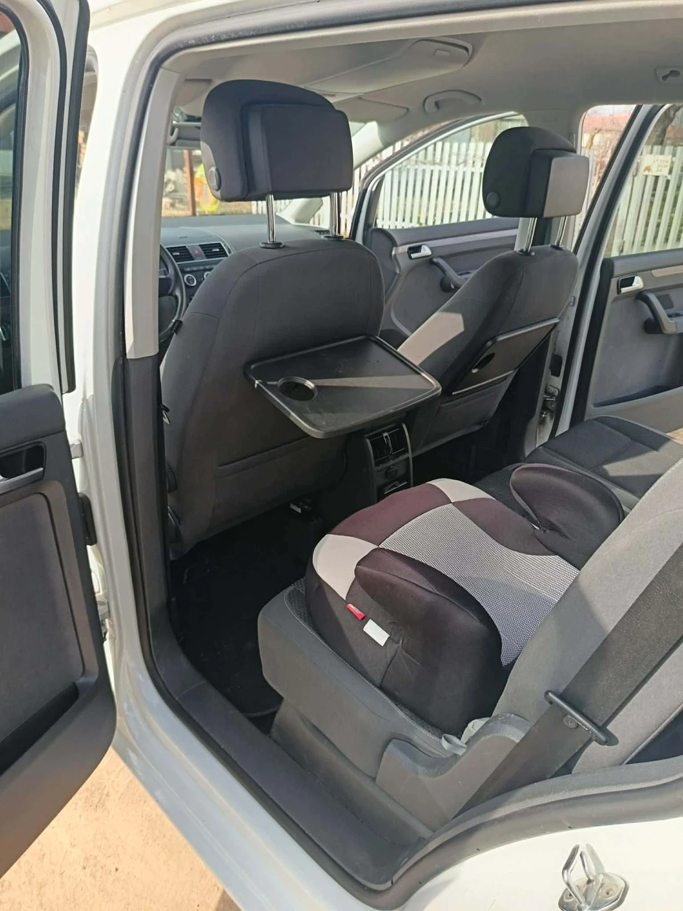 VW Touran, снимка 7 - Автомобили и джипове - 53863260