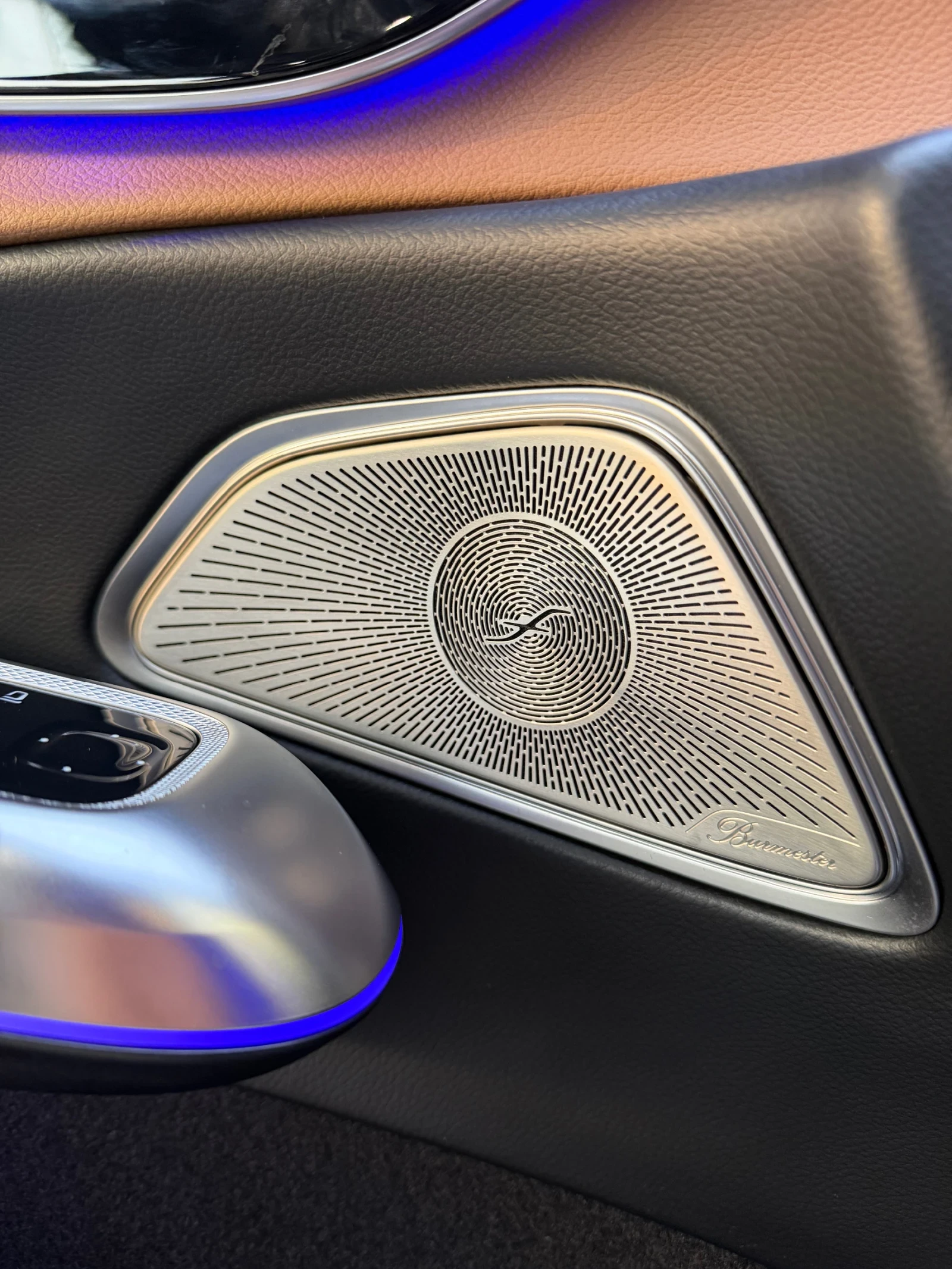 Mercedes-Benz E 220 d 4 MATIC * FULL Екстри * BURMESTER * Панорама * , снимка 11 - Автомобили и джипове - 53889873