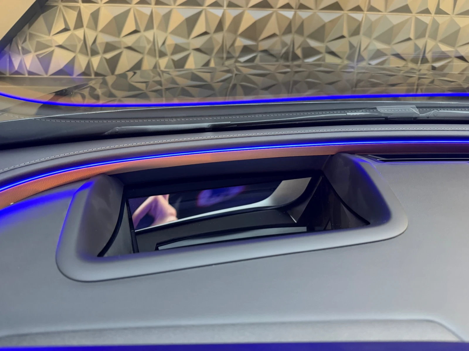 Mercedes-Benz E 220 d 4 MATIC * FULL Екстри * BURMESTER * Панорама * , снимка 12 - Автомобили и джипове - 53889873