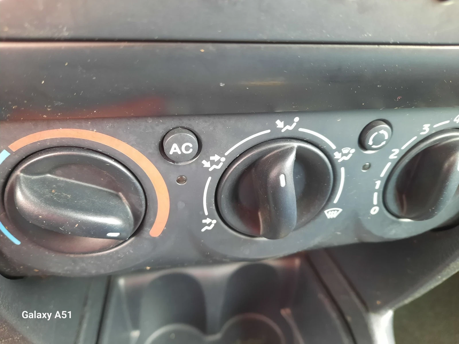 Renault Clio 1.5 dci, КЛИМАТИК, снимка 12 - Автомобили и джипове - 53911932