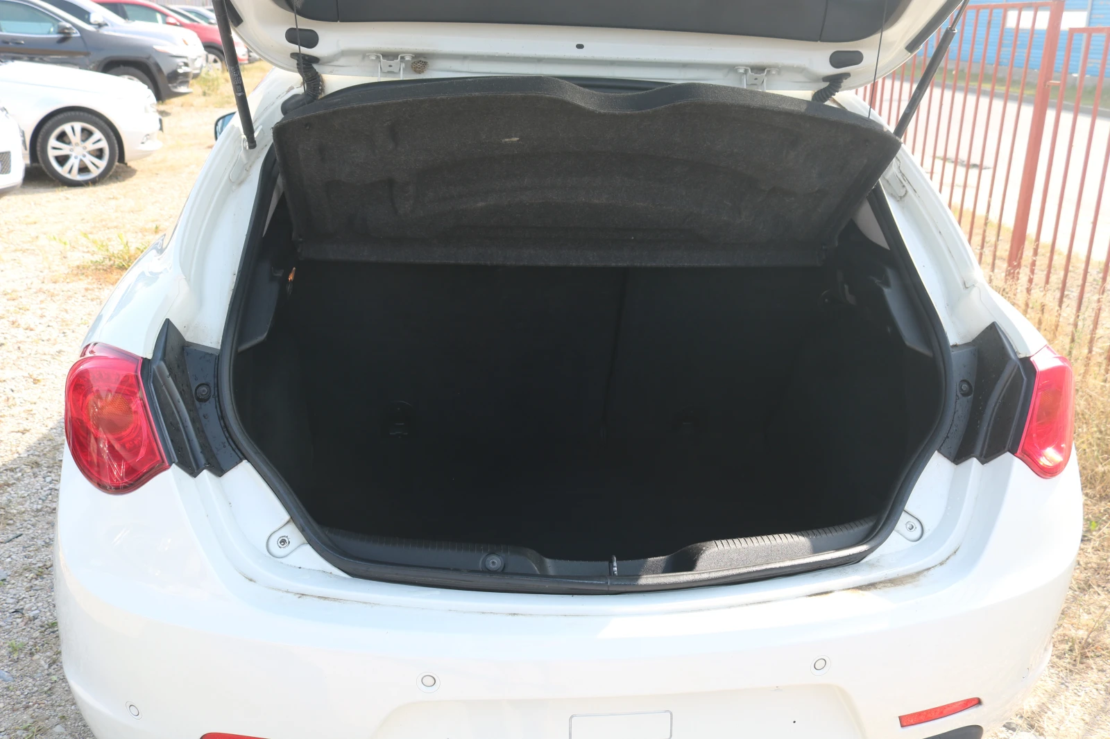 Alfa Romeo Giulia 2.0 JTD, снимка 10 - Автомобили и джипове - 53940491