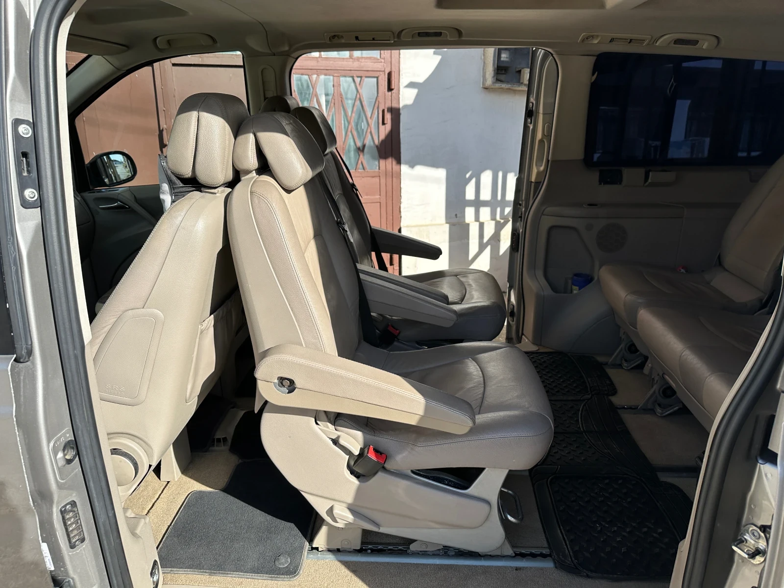 Mercedes-Benz Viano, снимка 8 - Автомобили и джипове - 53992257