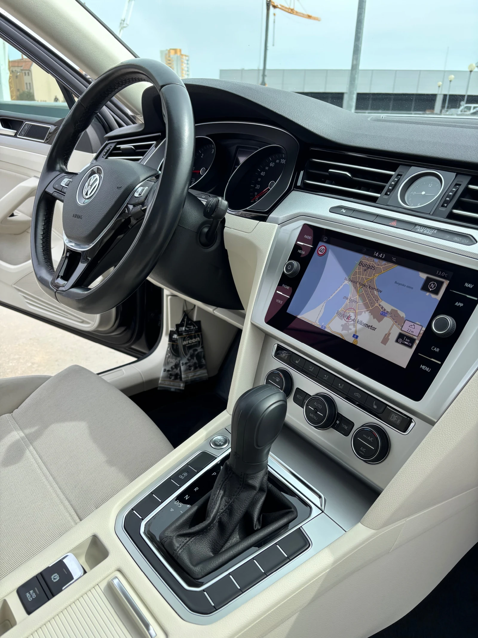 VW Passat VW Passat 2.0 TDI DSG Comfortline  Панорамен таван, снимка 9 - Автомобили и джипове - 54205323