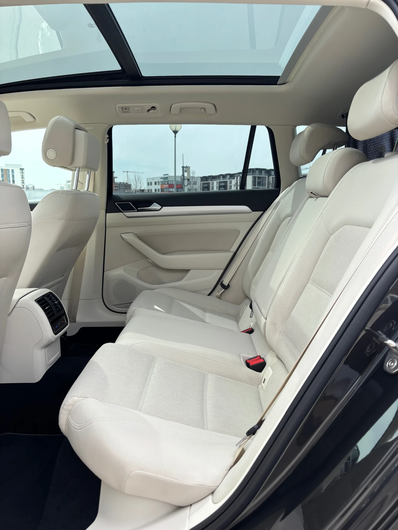 VW Passat VW Passat 2.0 TDI DSG Comfortline  Панорамен таван, снимка 15 - Автомобили и джипове - 54205323