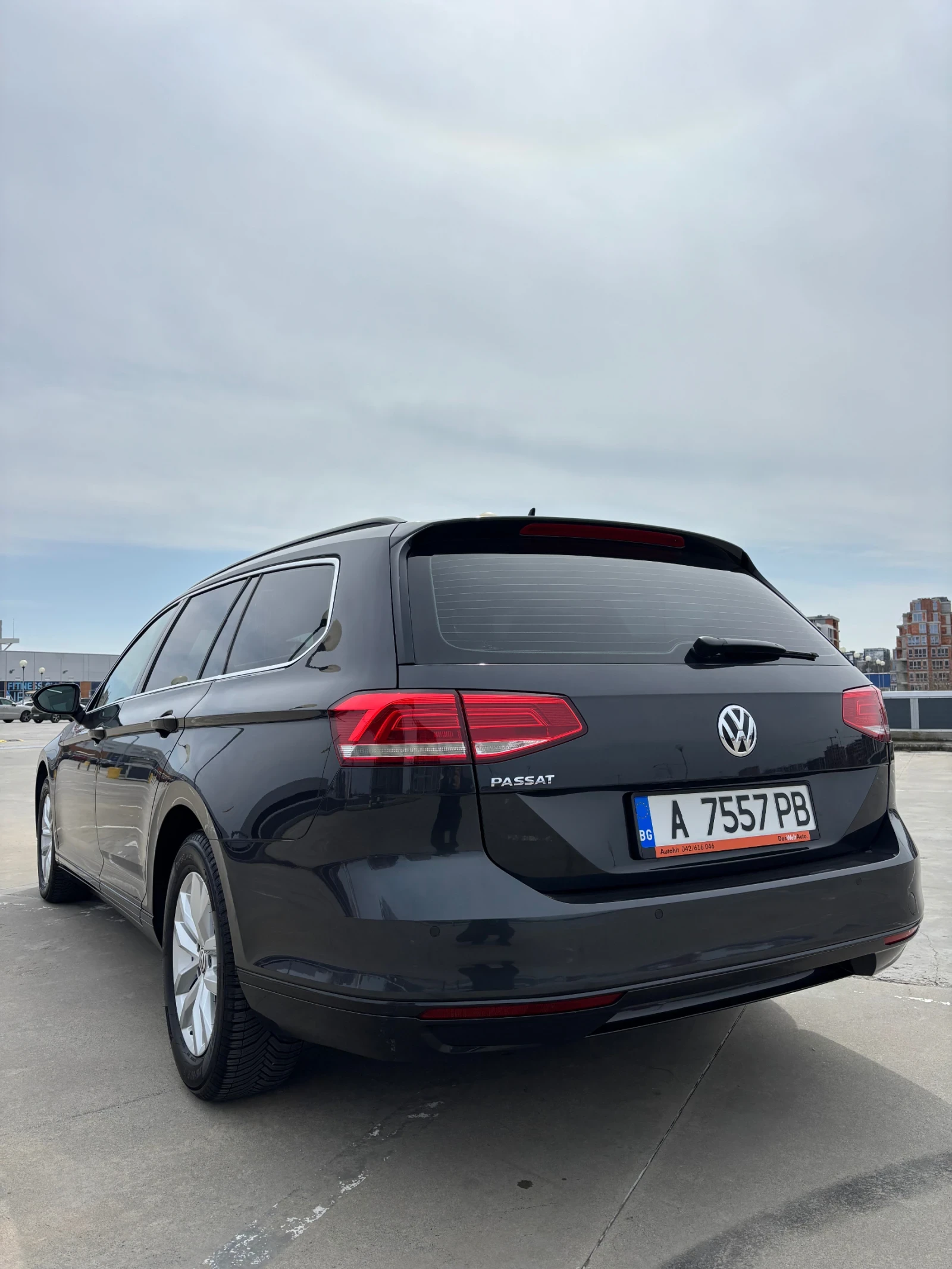 VW Passat VW Passat 2.0 TDI DSG Comfortline  Панорамен таван, снимка 4 - Автомобили и джипове - 54205323