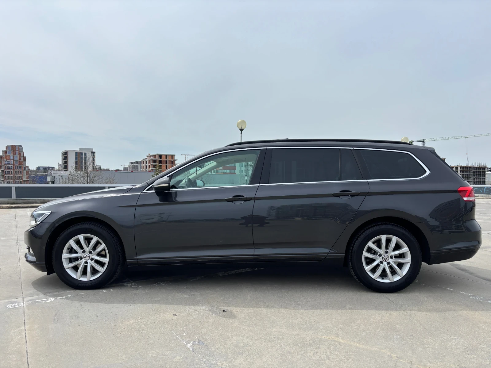 VW Passat VW Passat 2.0 TDI DSG Comfortline  Панорамен таван, снимка 2 - Автомобили и джипове - 54205323