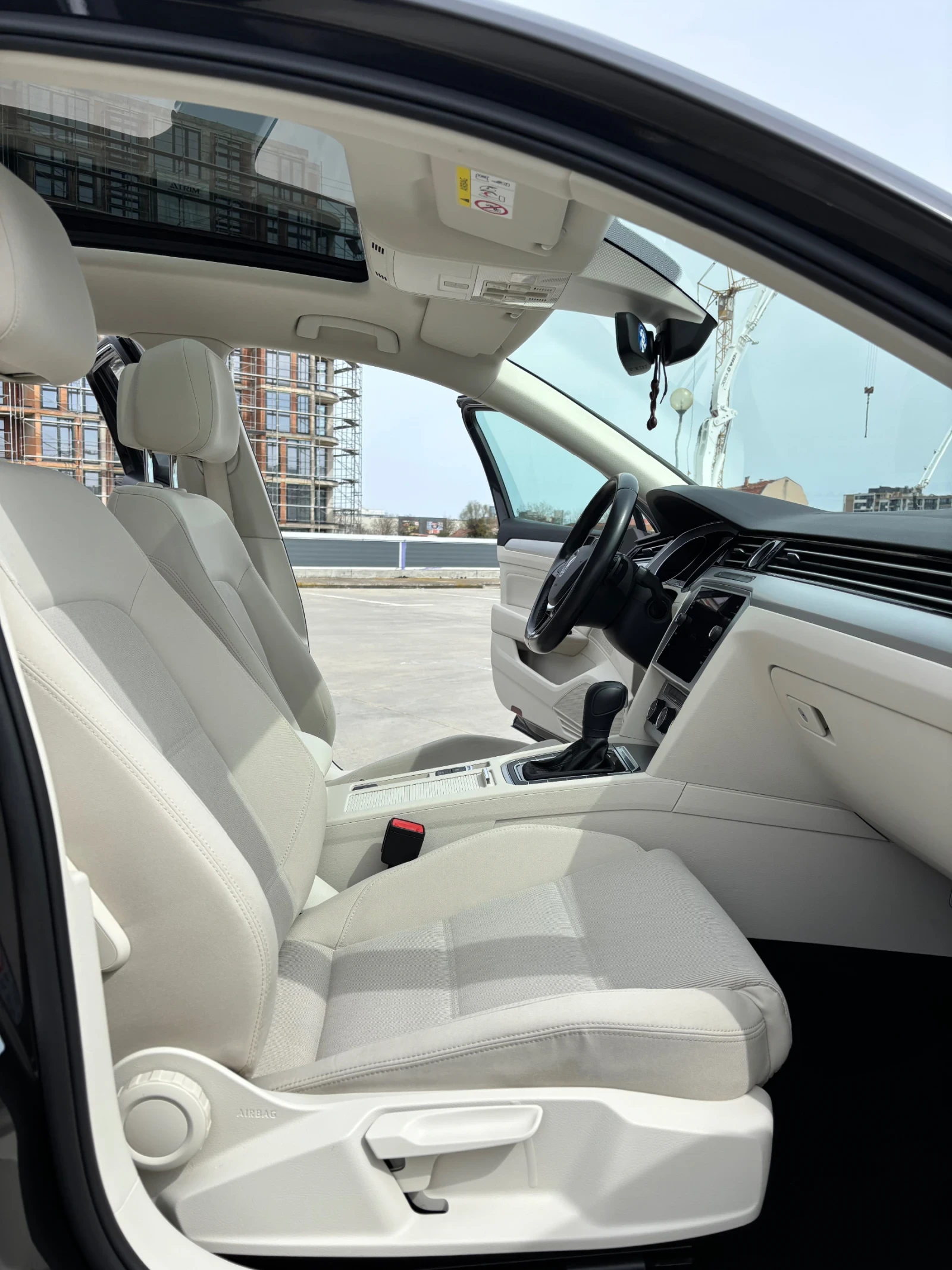 VW Passat VW Passat 2.0 TDI DSG Comfortline  Панорамен таван, снимка 13 - Автомобили и джипове - 54205323