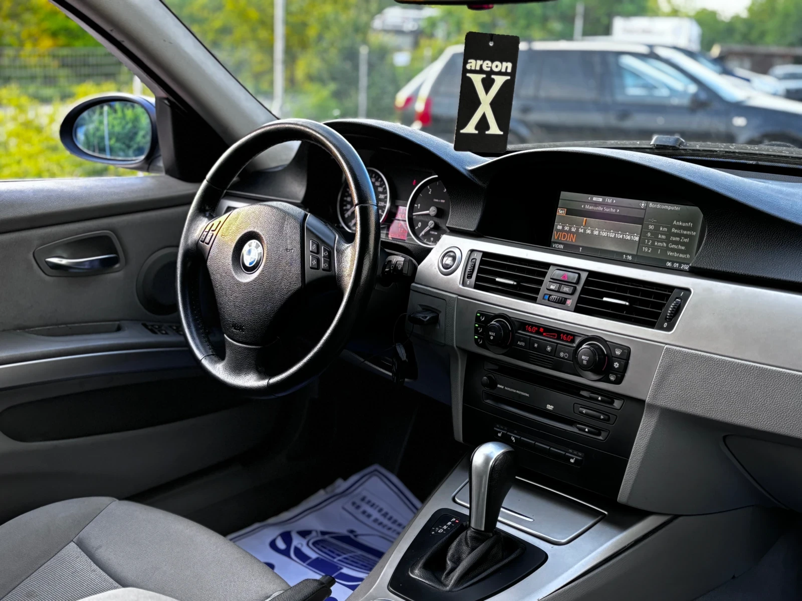 BMW 330 231 * NAVI* TOP, снимка 12 - Автомобили и джипове - 54446376