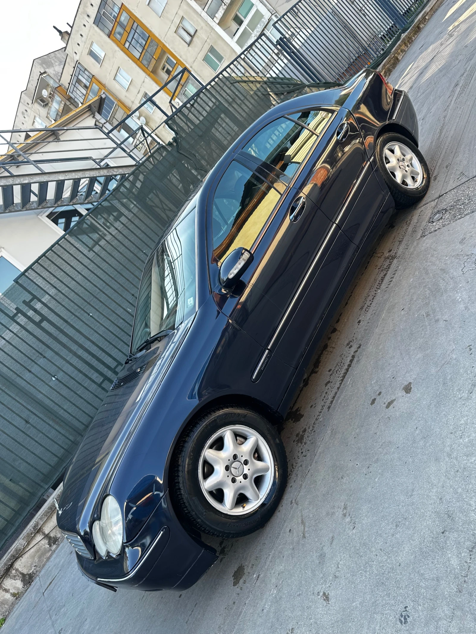 Mercedes-Benz C 220 2.2 CDI, снимка 2 - Автомобили и джипове - 54486282